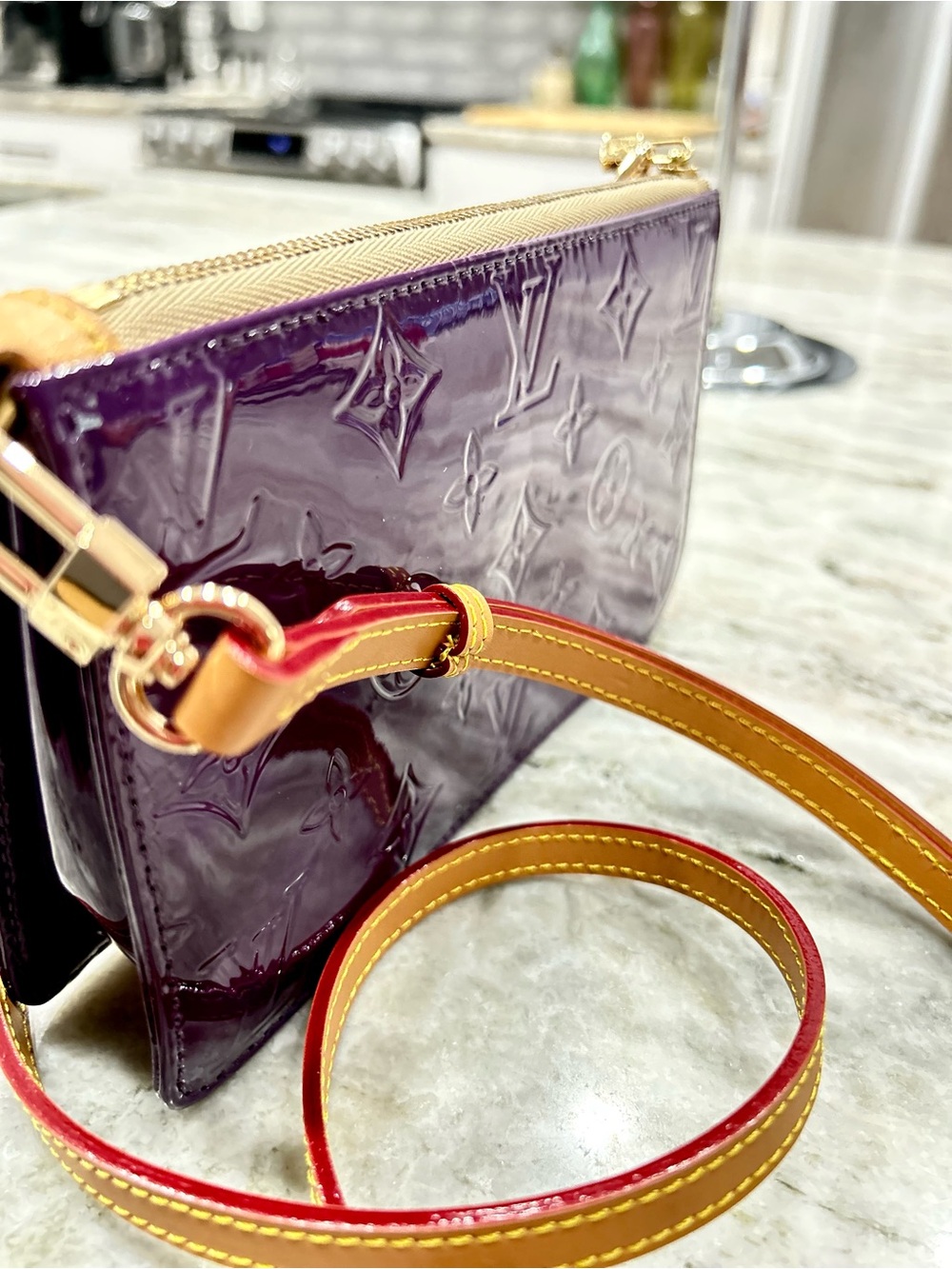 Louis Vuitton Authentic Rare Purple Vernis Monogram Crossbody - Picture 9 of 16